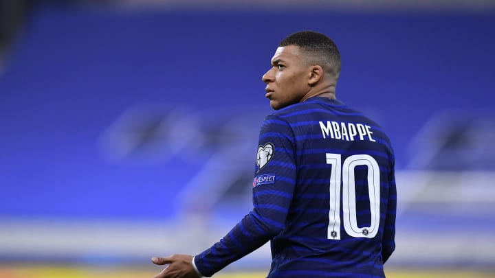 Mbappé fue duramente advertido por Anelka