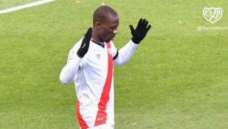 Boca Juniors: Luis Advíncula a punto de convertirse en xeneize