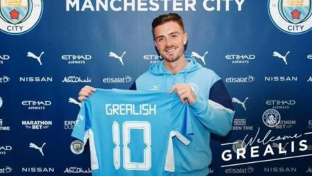 Grealish fue confirmado como el 10 del City